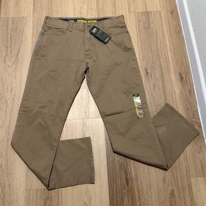 Lee Men’s Extreme Motion Straight Fit Tapered Leg Tan Pants size 36x34 NWT
